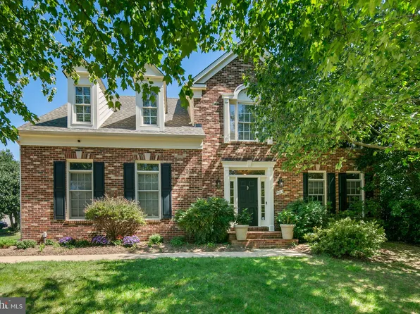 3019 Pleasantree Ct, Herndon, VA 20171