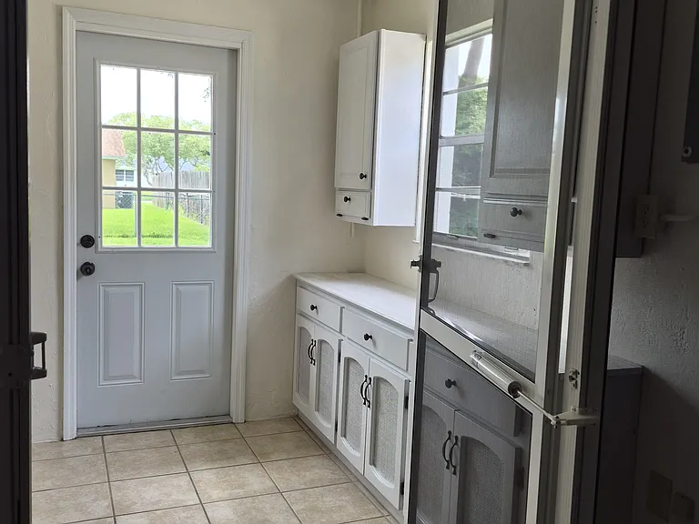 2956 Carriage Dr — Photo 19