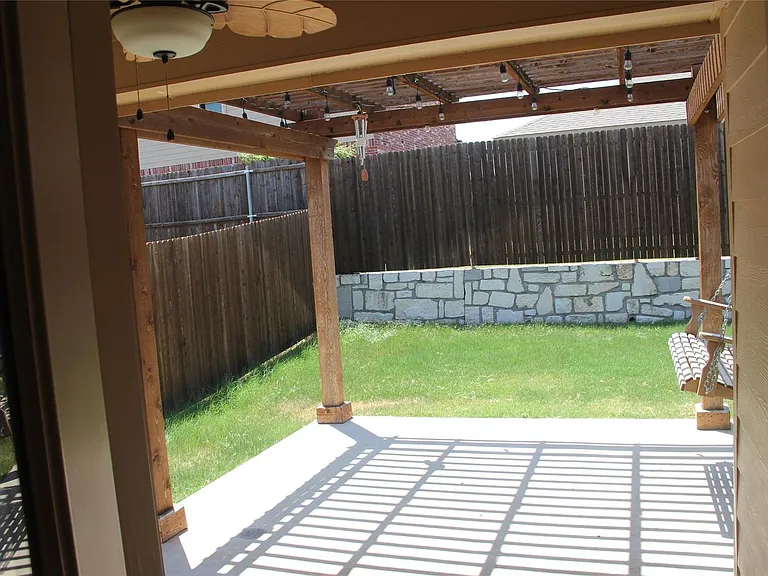 1111 Meadow Side Dr — Photo 18