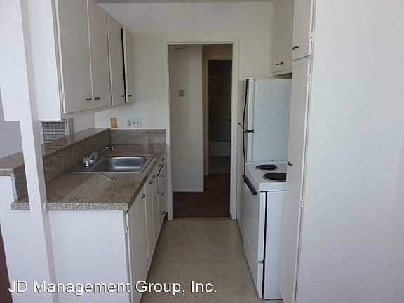 3rd image of 2521 Piedmont Ave APT 5