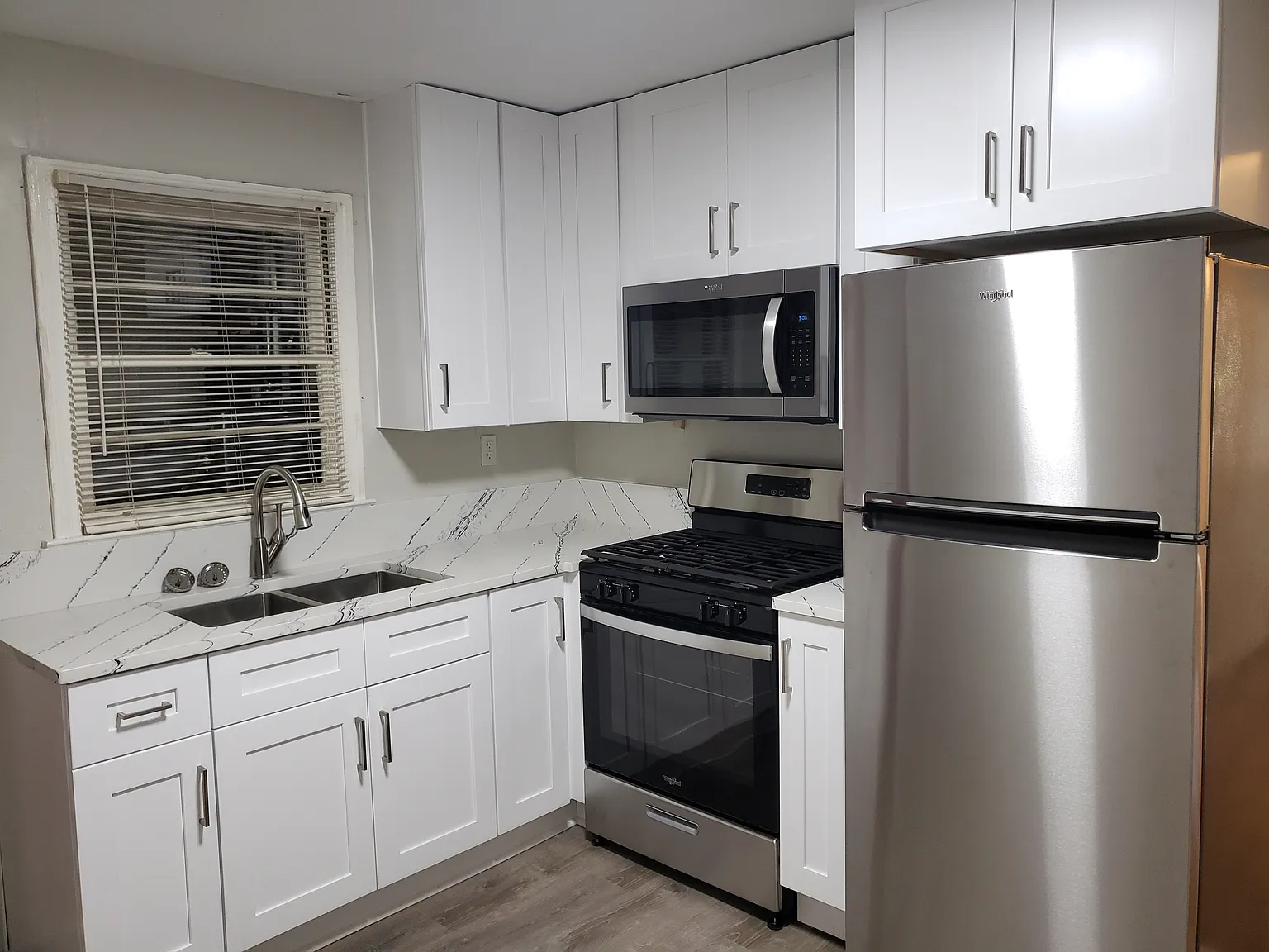 2 bed, 750 sqft, $1,600 — Photo 2