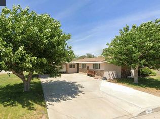 433 E Nugent St, Lancaster, CA 93535