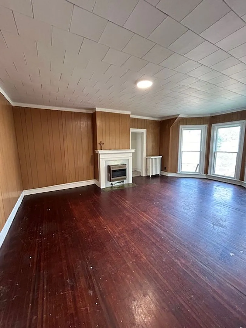 504 Maple Ave Elmira — Photo 1