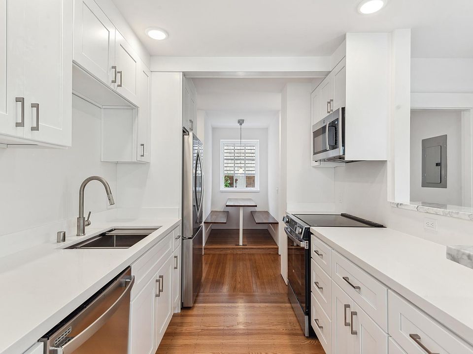 New Kitchen and Eat-In-Nook