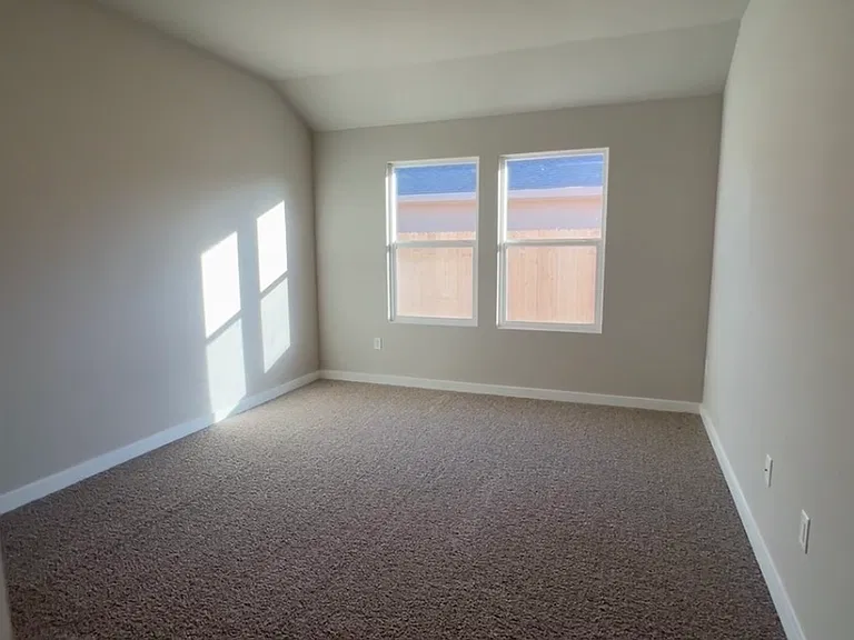 3017 Lynn Ln — Photo 6
