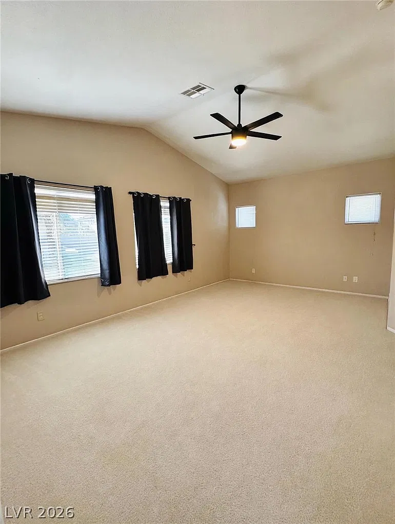 3 bed, 2.5 bath, 1799 sqft, $2,125 — Photo 3