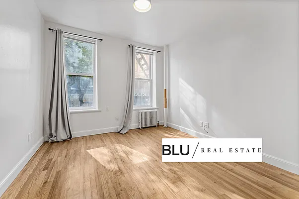 Bedroom, photo 1