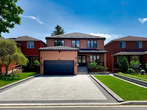 139 Pinewood Dr, Vaughan, ON L4J 5P7