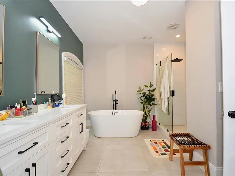 11210 Donnington Dr — Photo 7