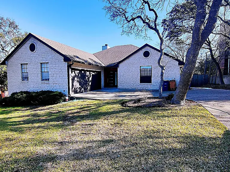 7549 Fireoak Dr — Photo 1