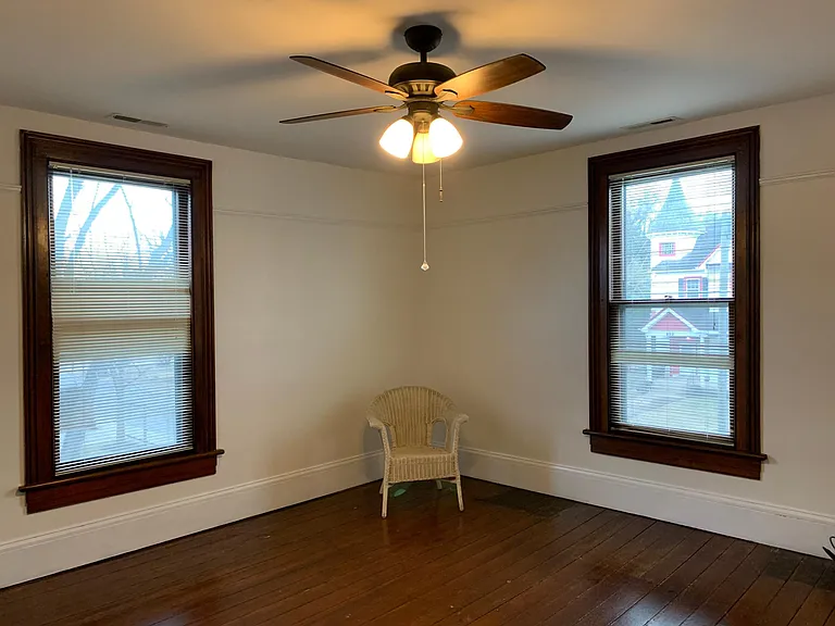 910 Paxton St — Photo 22