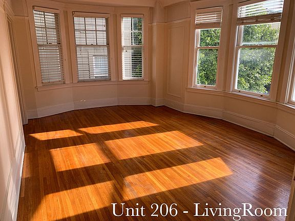 4th image of 2480 Washington St #208