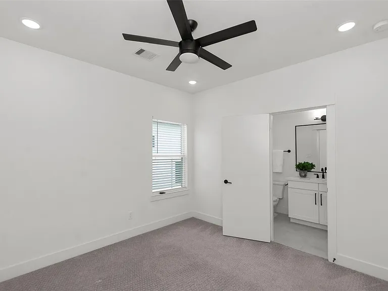 3013 Nagle St — Photo 24