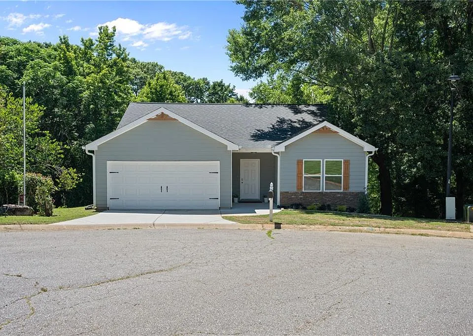 135 Tyrus Ln