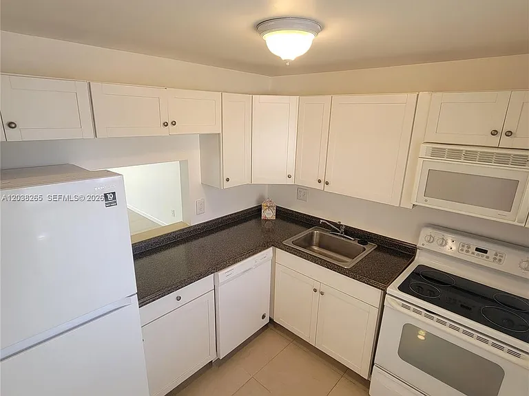 6021 NW 61st Ave #207 — Photo 6