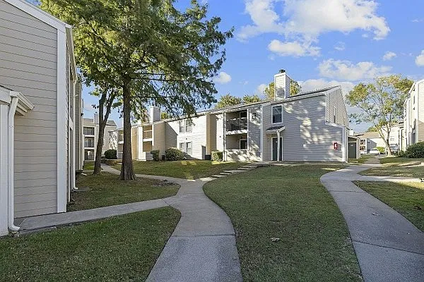 Cedar Glade Apts — Photo 3