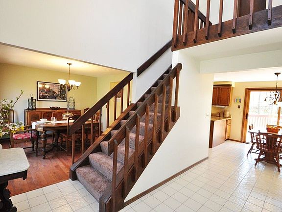 3rd image of 34 Wood Lily Ln