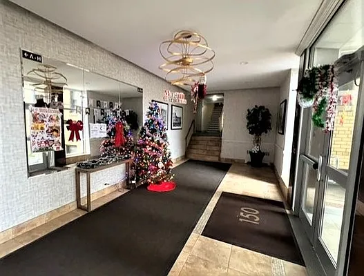 Sold by Dom Realty | media 14