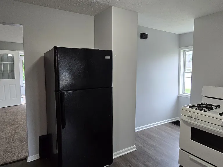 1133 North Ave NE — Photo 4