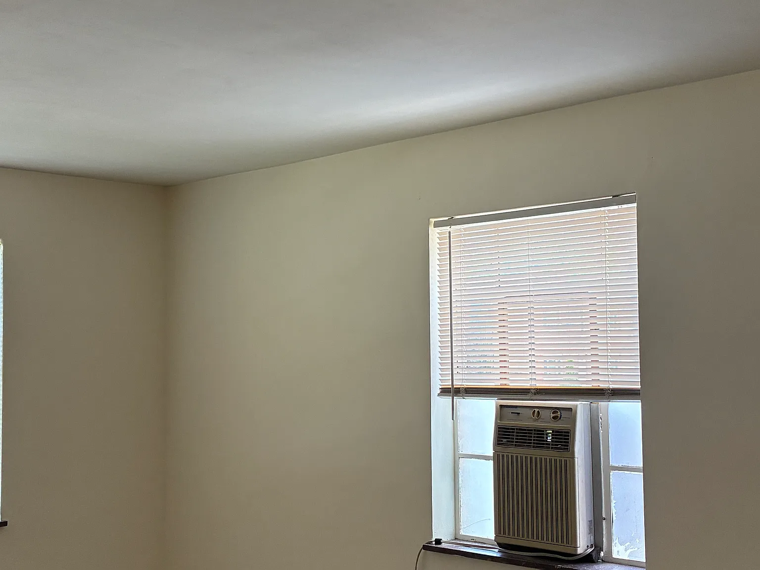 2826 Lawndale Ave — Photo 4