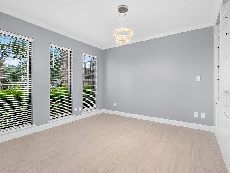 1032 Townplace St — Photo 10