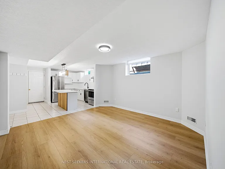 139 Bellamy Cres #LOWER — Photo 5