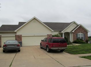 747 Obrecht Ln, O'Fallon, MO 63366