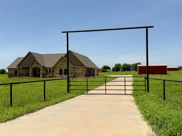 163 Private Road 107, Blum, TX 76627