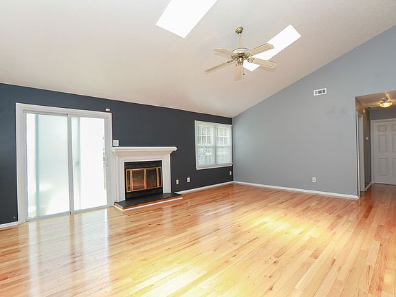 4th image of 1444 Lake Geneve Dr