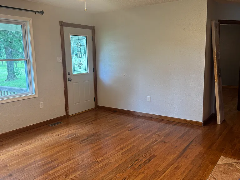 13916 Radford Ln — Photo 23