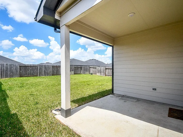 30030 Gallatin River Ln — Photo 32