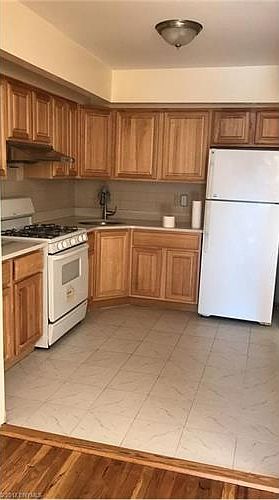 2nd image of 6411 Booth St