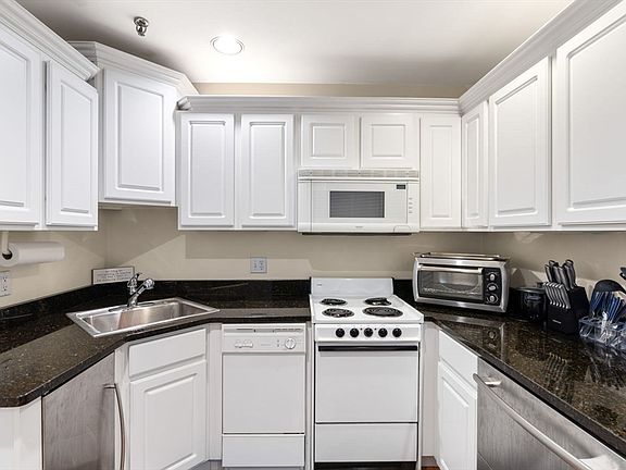 5th image of 257 Marlborough St APT 7
