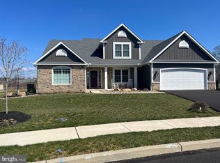 81 Stella Dr, Sinking Spring, PA 19608