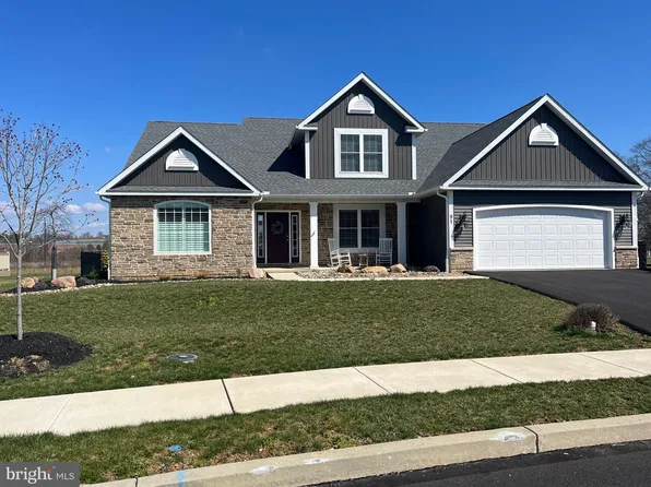 81 Stella Dr, Sinking Spring, PA 19608