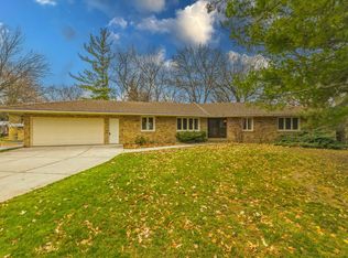 2011 Roe Crest Dr, North Mankato, MN 56003
