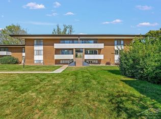 2119 Bayliss St, Midland, MI 48640