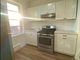 84 Pine St
