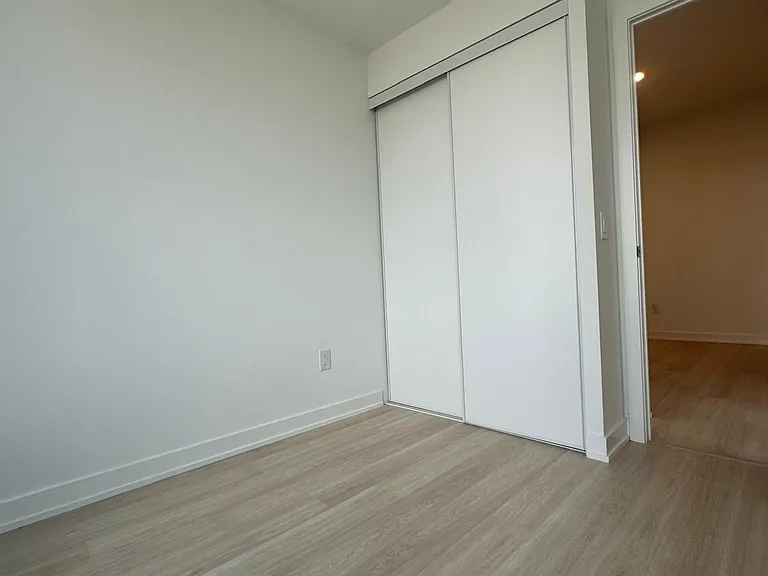 5105 Hurontario St #2208 — Photo 14