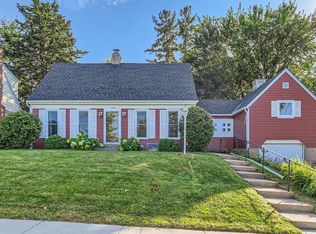 562 Wheelock Pkwy E, Saint Paul, MN 55130