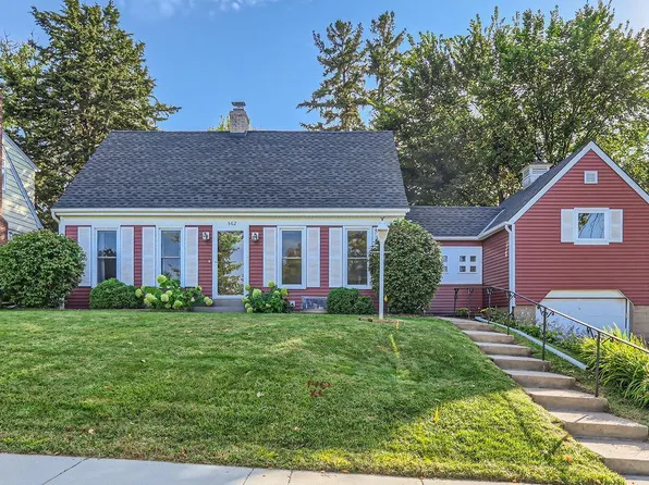 562 Wheelock Pkwy E, Saint Paul, MN 55130