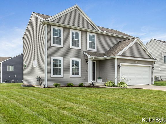 2nd image of 4614 Quaker Hill Ct SE
