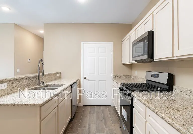 9779 McCombs St E #2 — Photo 4
