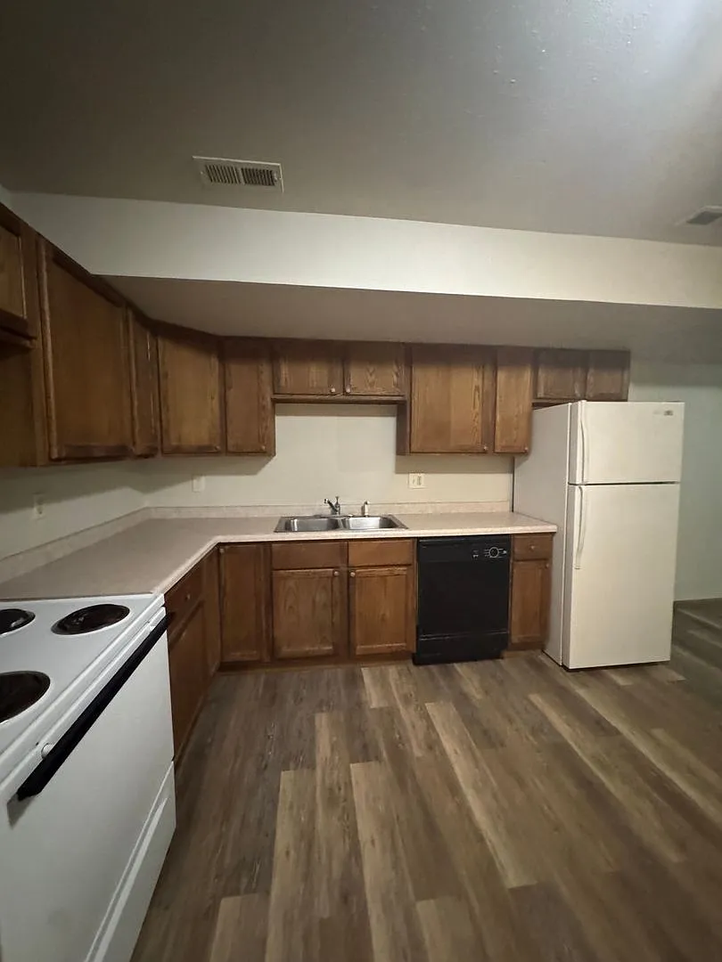 115 S 6th Street — Photo 2