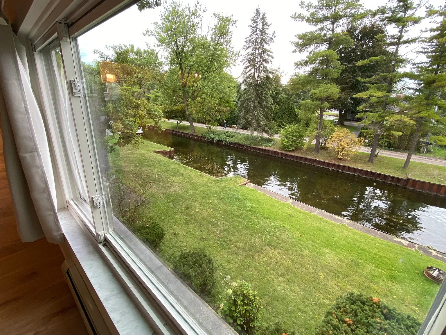 2 bed, 1060 sqft, $1,950 — Photo 2