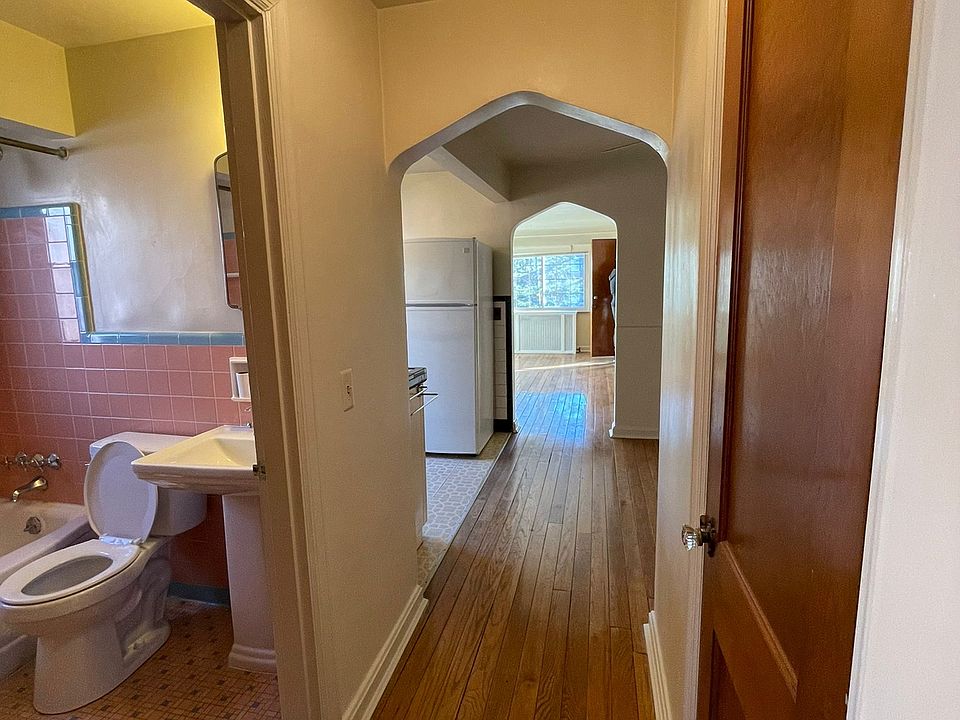 1st image of 6313 Girard Ave #1B-1Ba