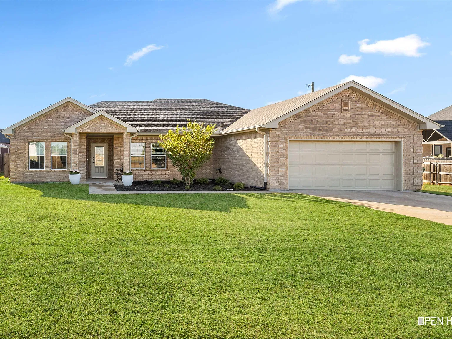 4 bed, 2.0 bath, 2107 sqft, $3,300 — Photo 1