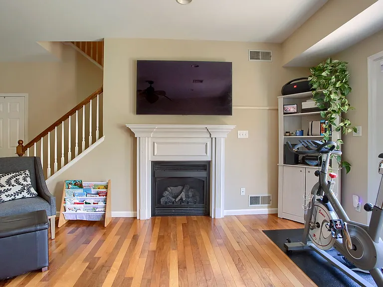 690 Stoverdale Rd — Photo 15