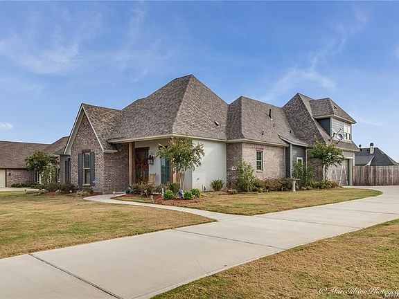 2nd image of 190 Donna Ln