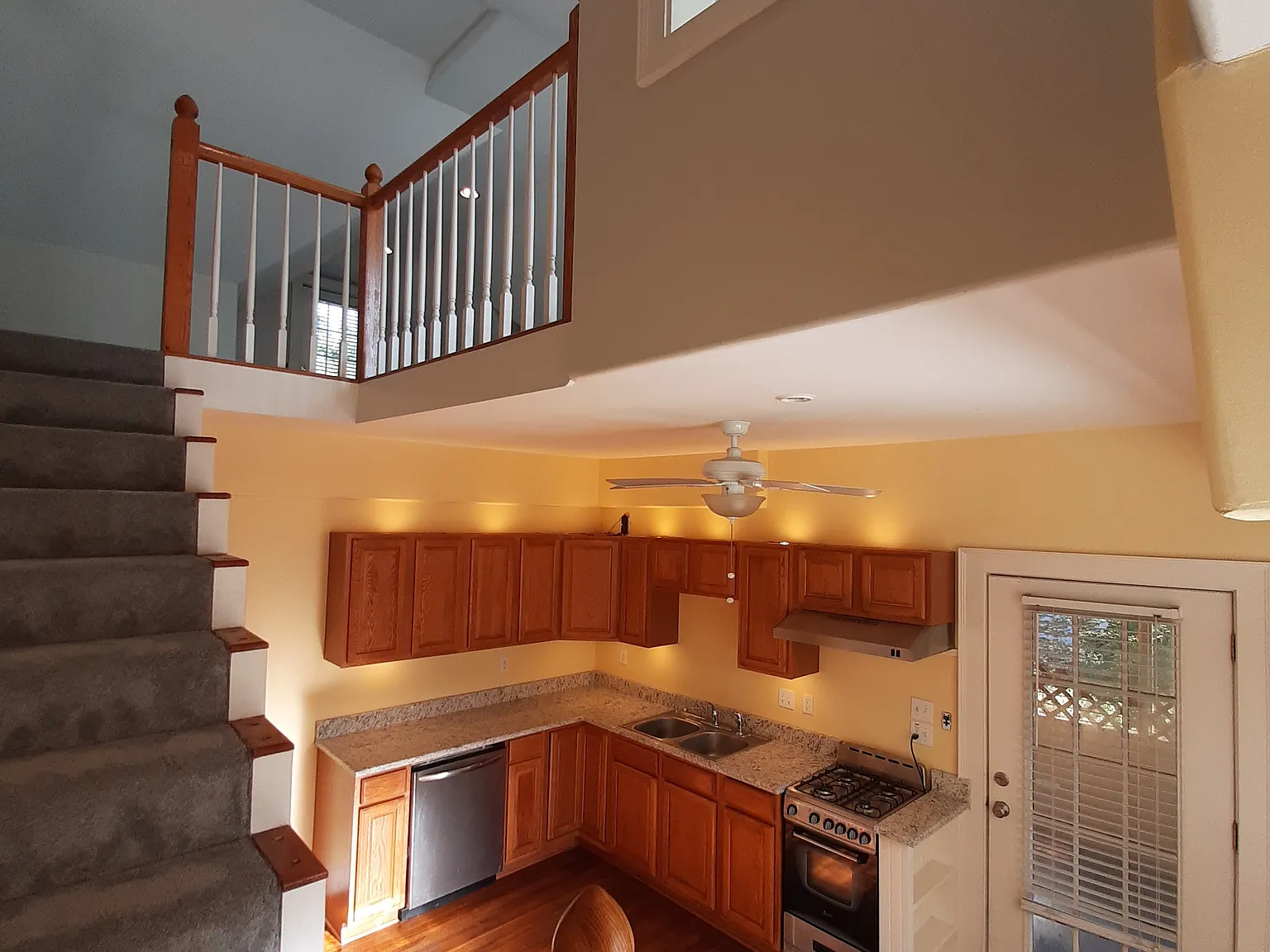 1 bed, 1100 sqft, $1,150 — Photo 2